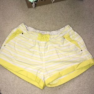 Women’s fashionable stripped athletic shorts